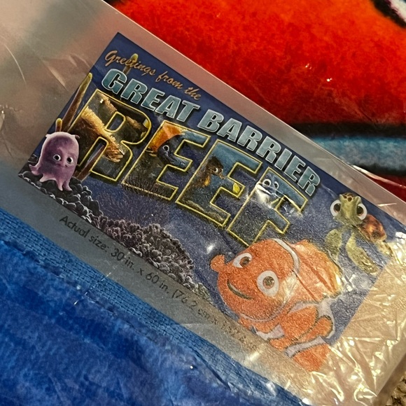 Brand new Disney Beach Towel! Nemo - Picture 2 of 5